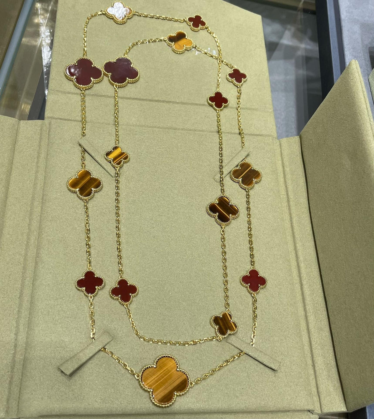 [Glow Muse]CLOVER 16 MOTIF CARNELIAN TIGER EYE ROSE GOLD NECKLACE