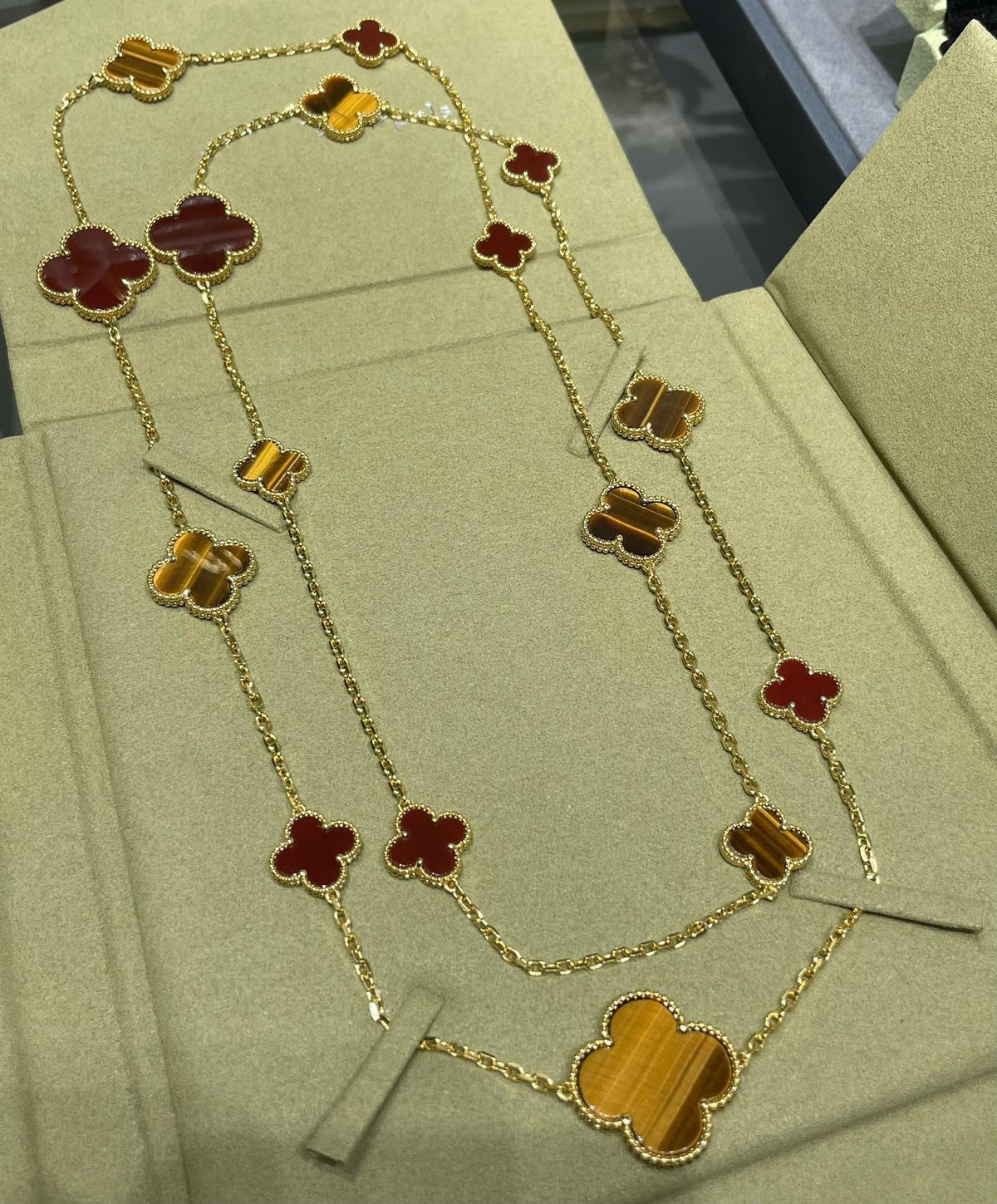 [Glow Muse]CLOVER 16 MOTIF CARNELIAN TIGER EYE ROSE GOLD NECKLACE