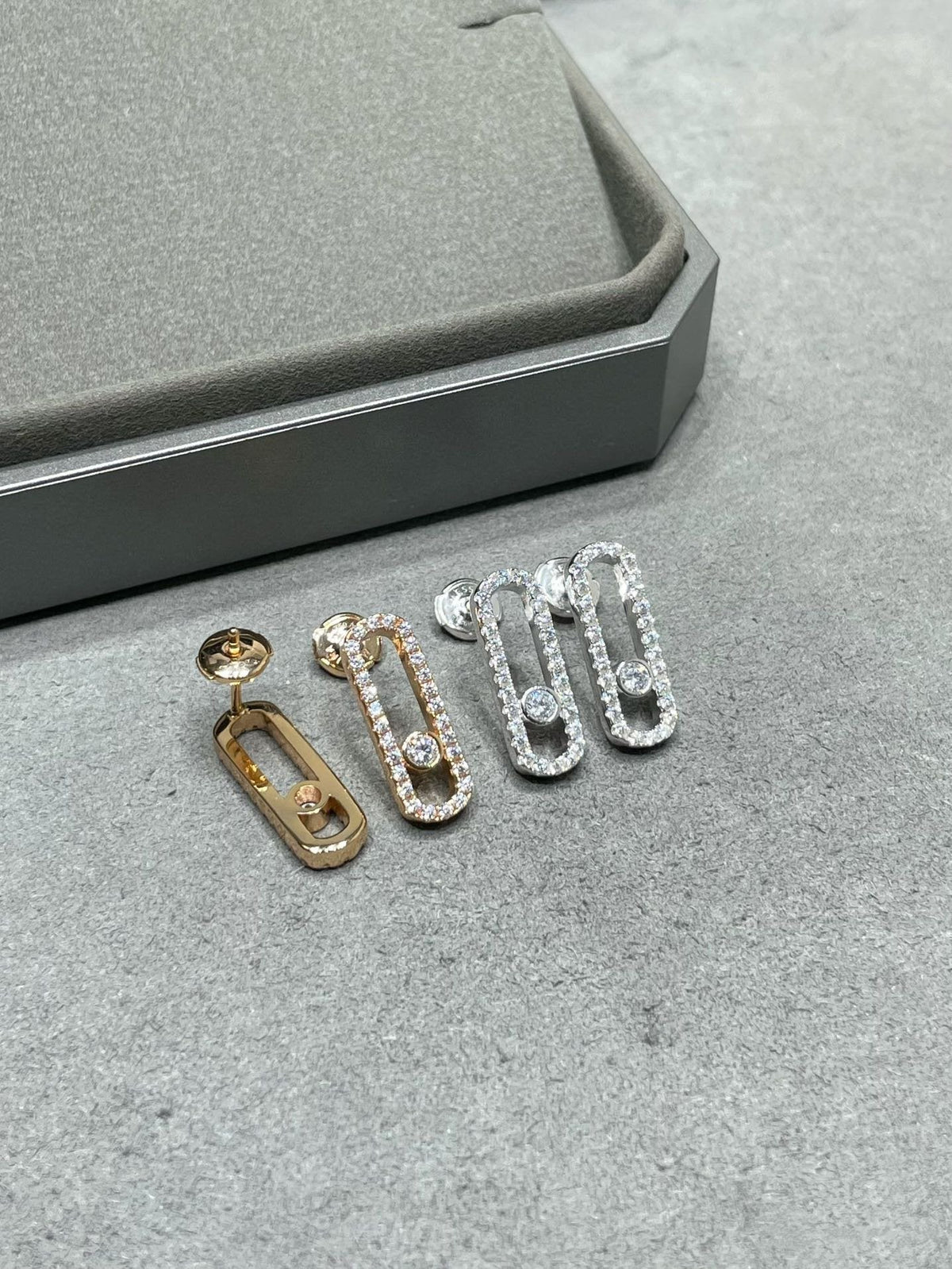 [Glow Muse]MOVE UNO STUD DIAMOND PAVED EARRINGS
