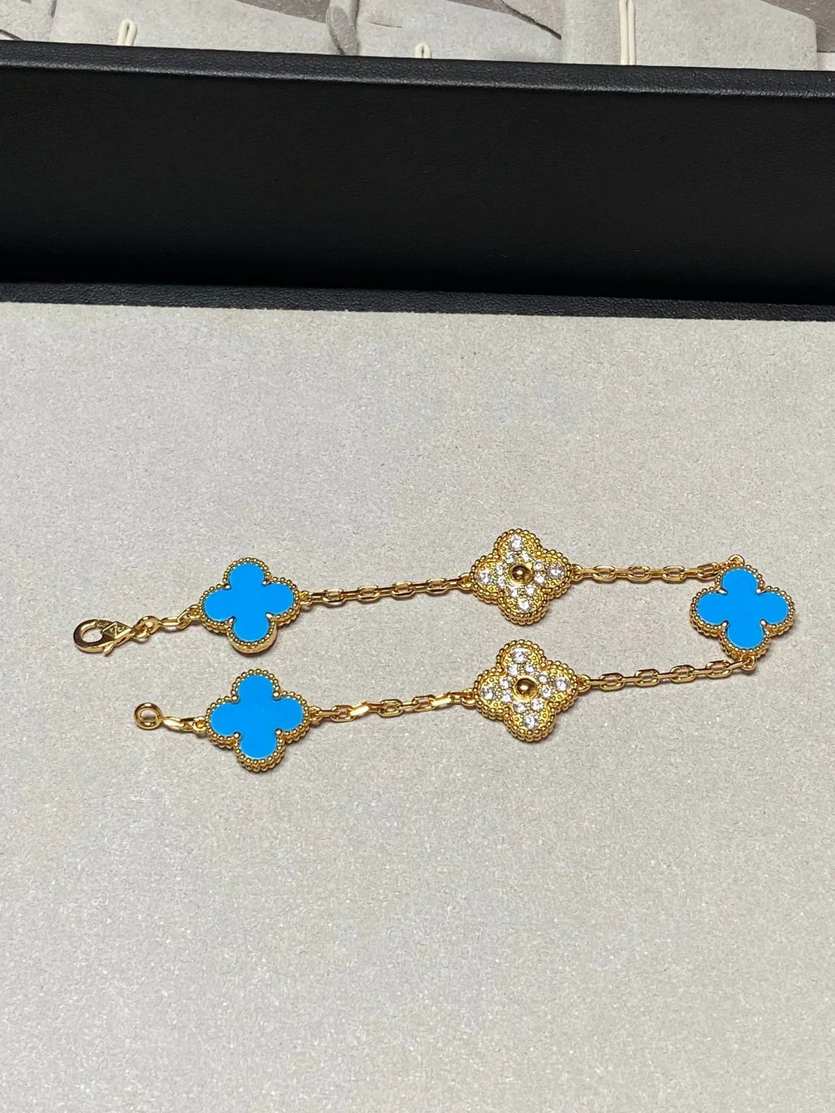 [⭐Glow Muse] CLOVER 5 MOTIF BLUE AGATE BRACELET COLLECTION