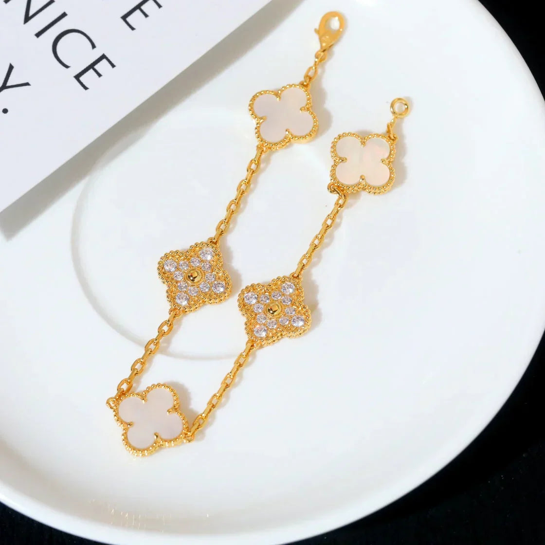 [⭐Glow Muse]CLOVER WHITE PEARL MOP 5 MOTIF BRACELET COLLECTION