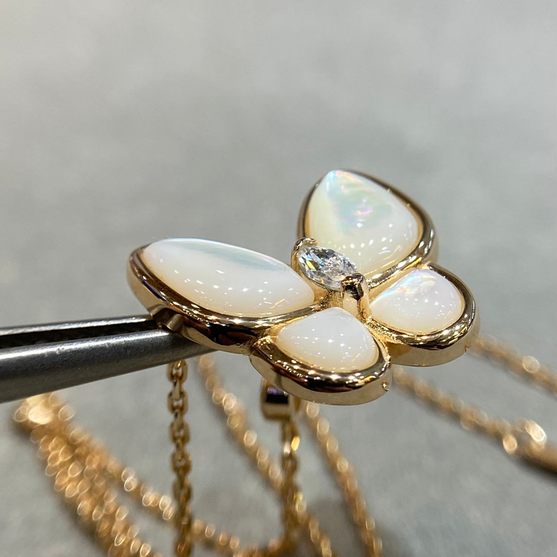 [Glow Muse]BUTTERFLY MOP DIAMOND NECKLACE