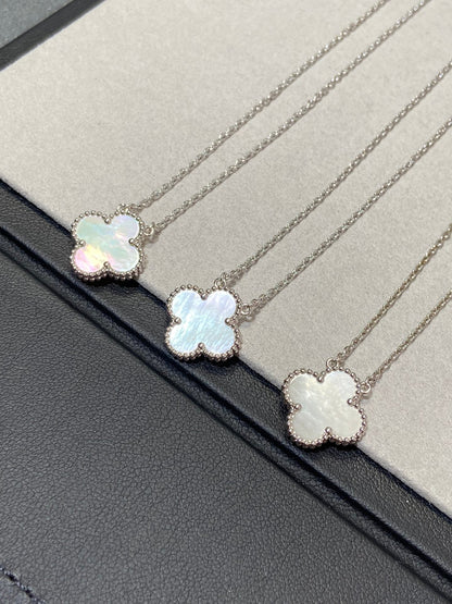 [Glow Muse]CLOVER MEDIUM SILVER WHITE MOP NECKLACE