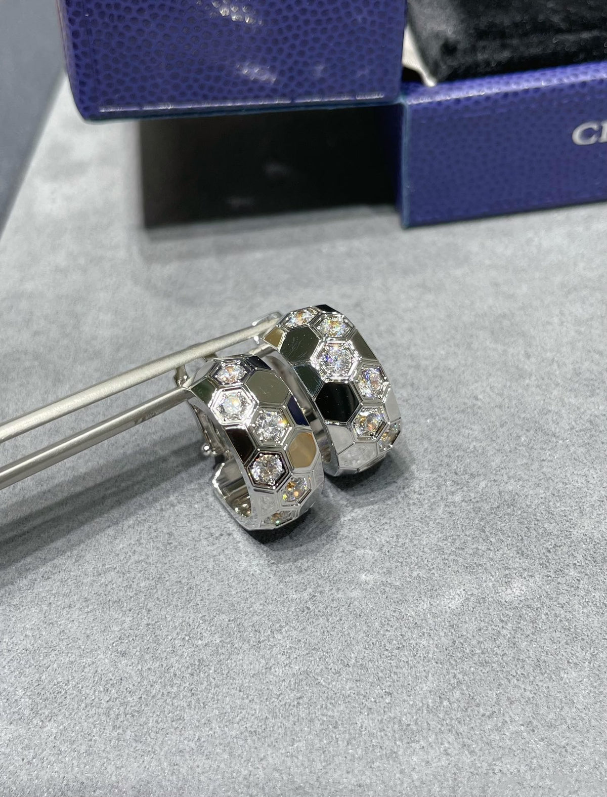 [Glow Muse]BEE LOVE DIAMOND HOOP EARRINGS