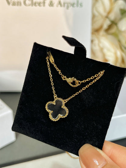 [Glow Muse]CLOVER ROCK CRYSTAL ROSE GOLD NECKLACE