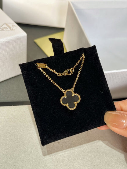 [Glow Muse]CLOVER ROCK CRYSTAL ROSE GOLD NECKLACE