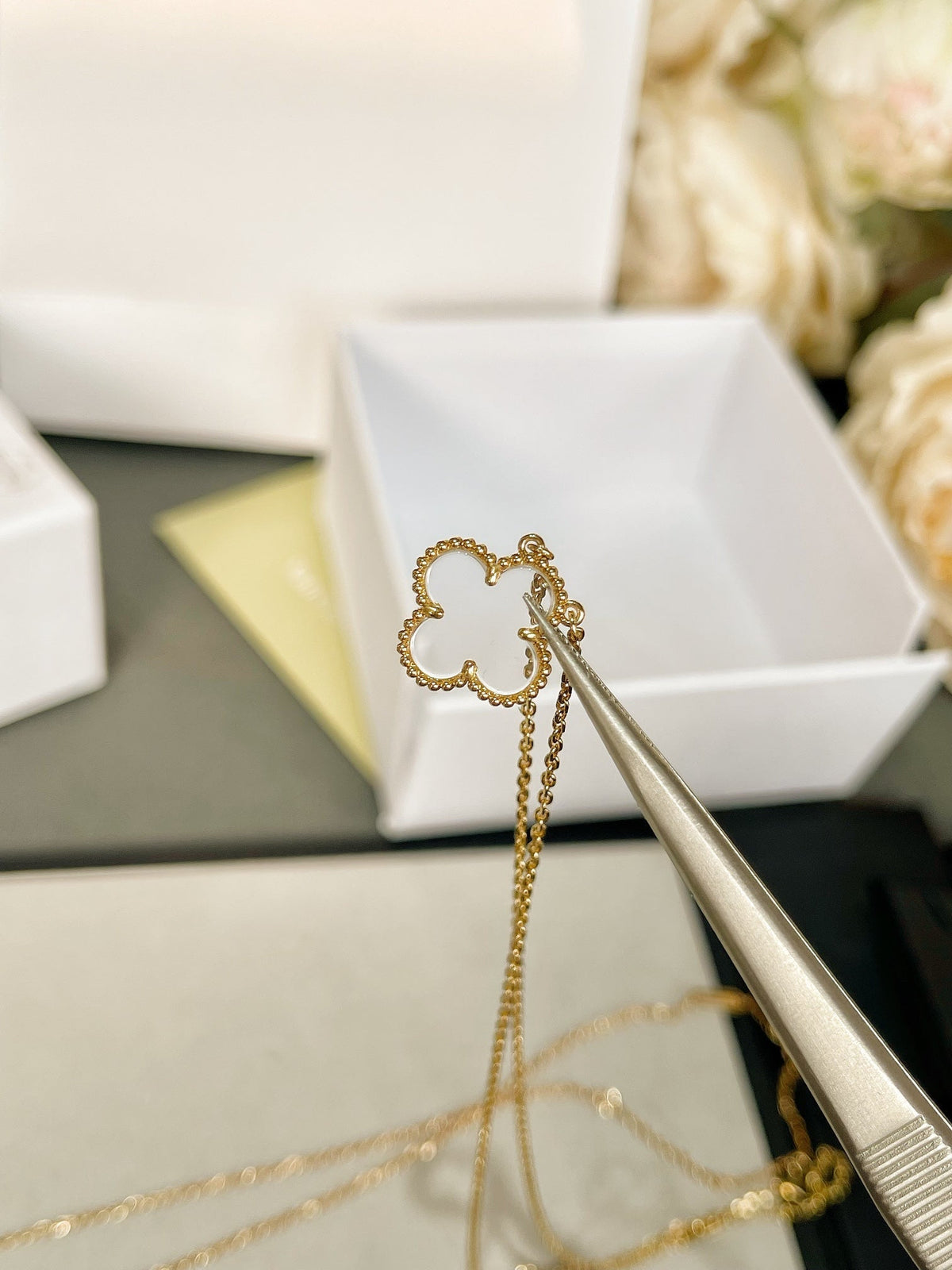 [Glow Muse]CLOVER ROCK CRYSTAL ROSE GOLD NECKLACE