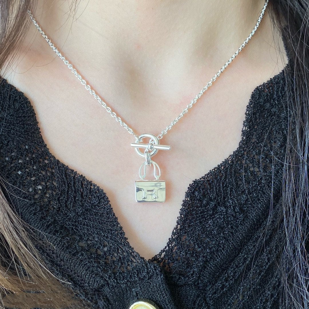 [Glow Muse]CONSTANCE PEDANT SILVER NECKLACE