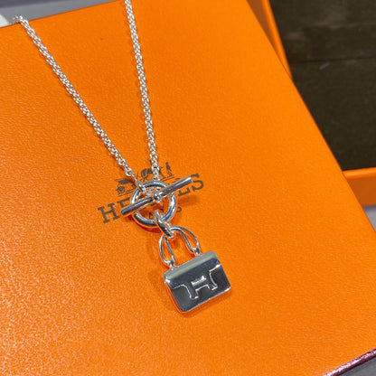 [Glow Muse]CONSTANCE PEDANT SILVER NECKLACE