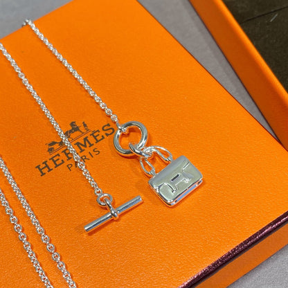 [Glow Muse]CONSTANCE PEDANT SILVER NECKLACE
