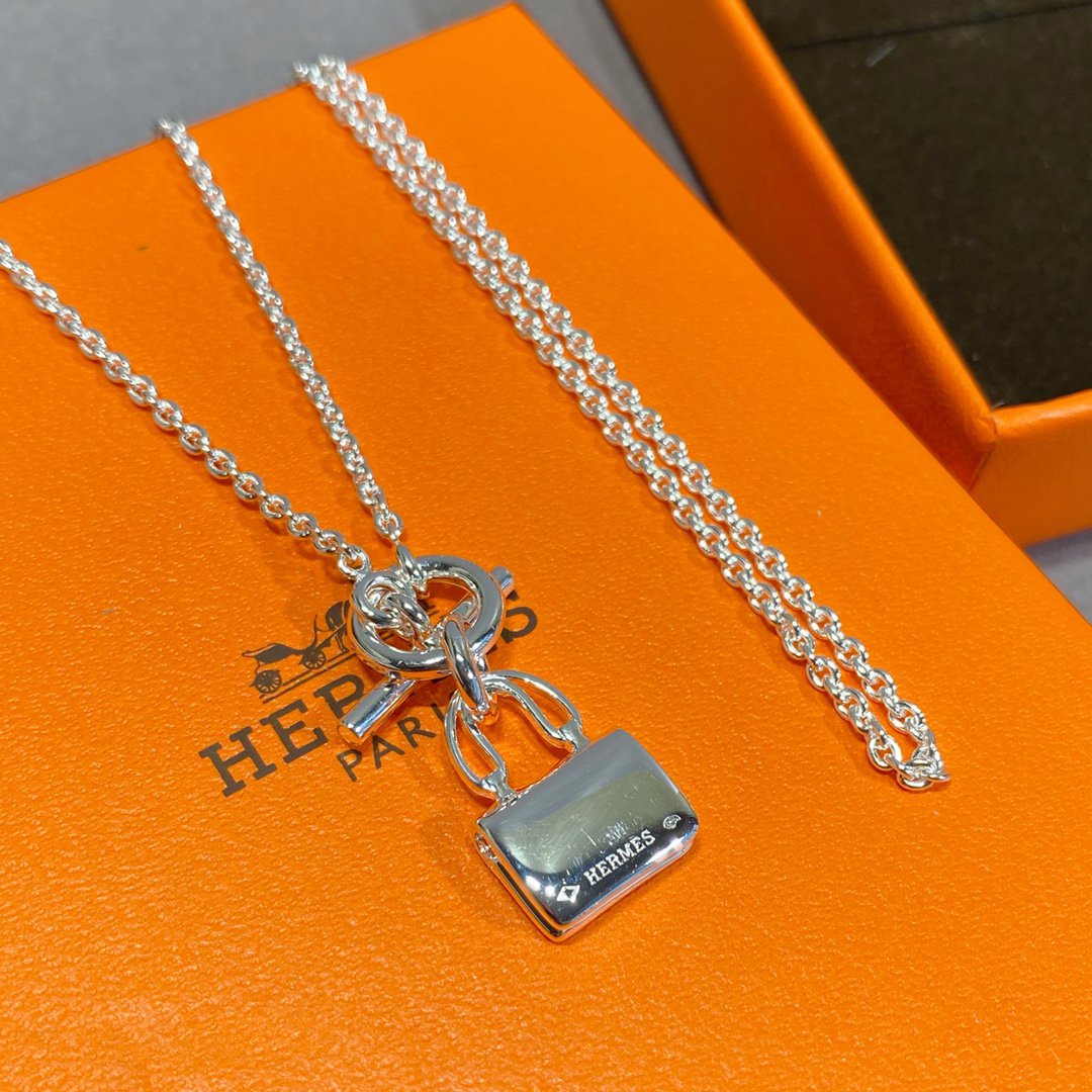 [Glow Muse]CONSTANCE PEDANT SILVER NECKLACE