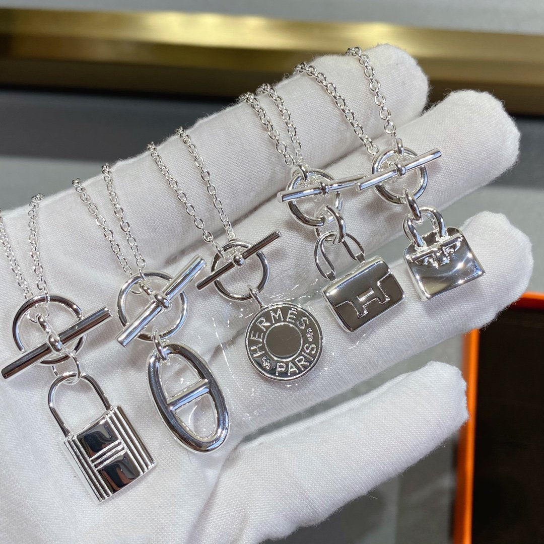 [Glow Muse]CONSTANCE PEDANT SILVER NECKLACE
