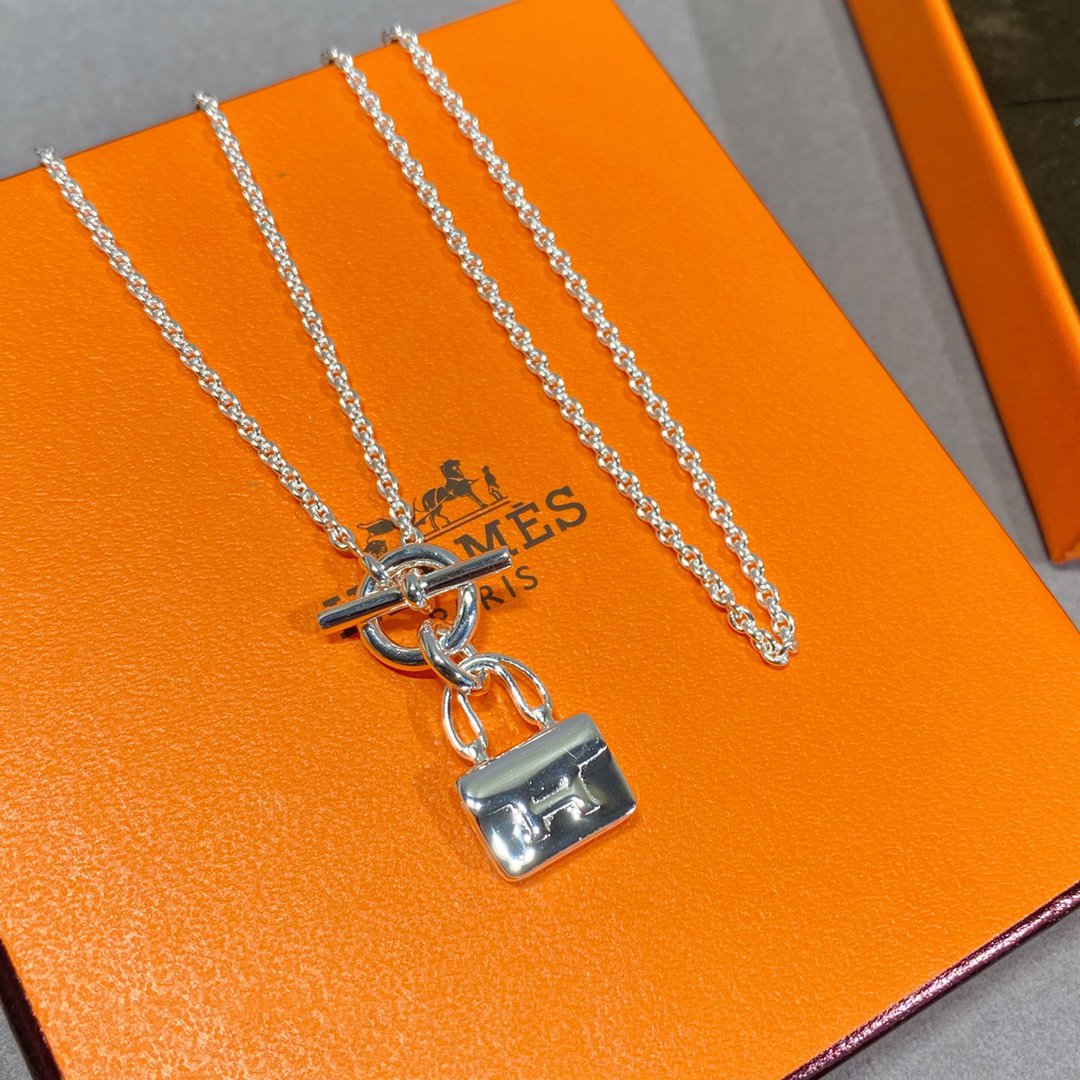[Glow Muse]CONSTANCE PEDANT SILVER NECKLACE