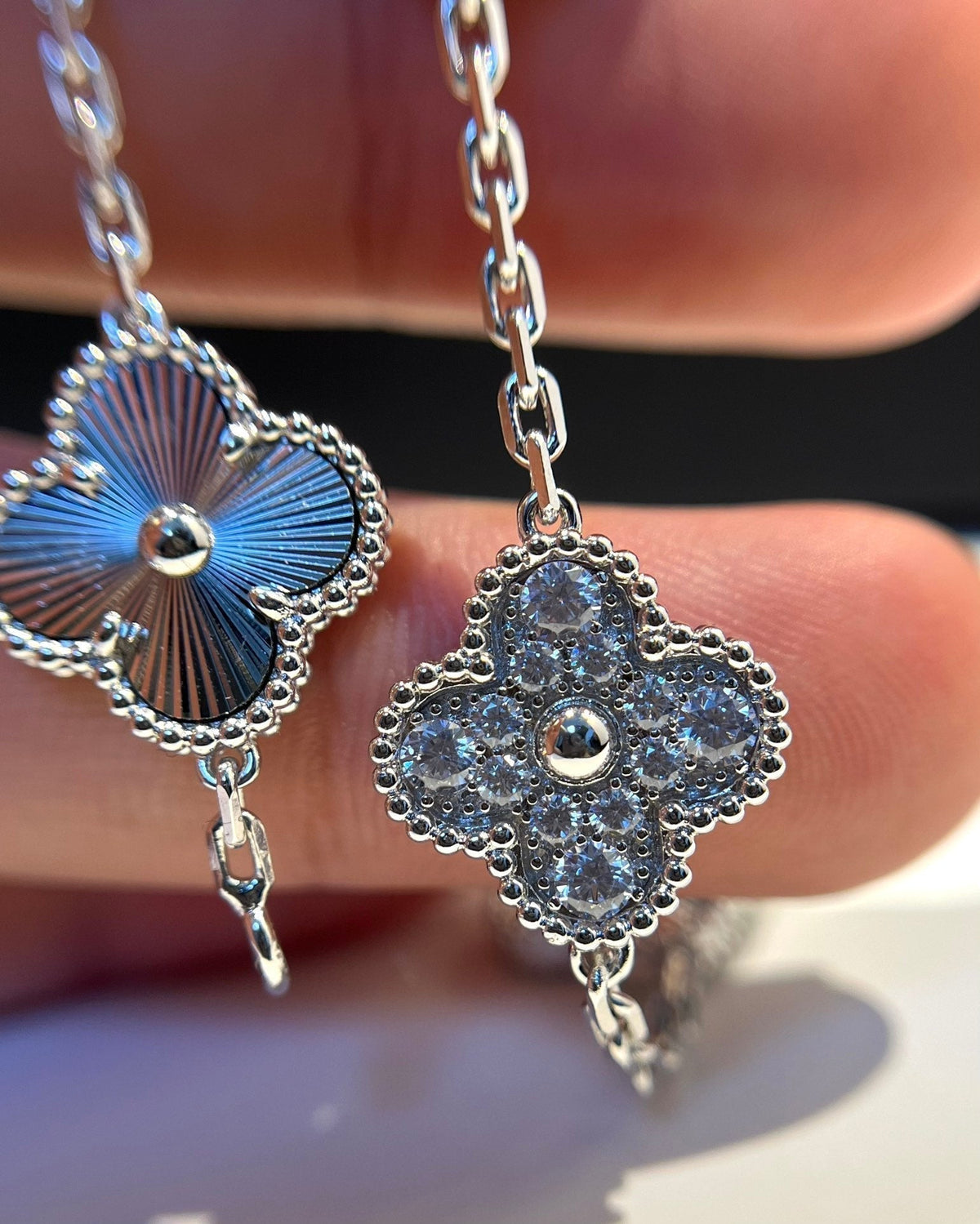 [⭐Glow Muse] CLOVER 5 MOTIF LASER BRACELET COLLECTION