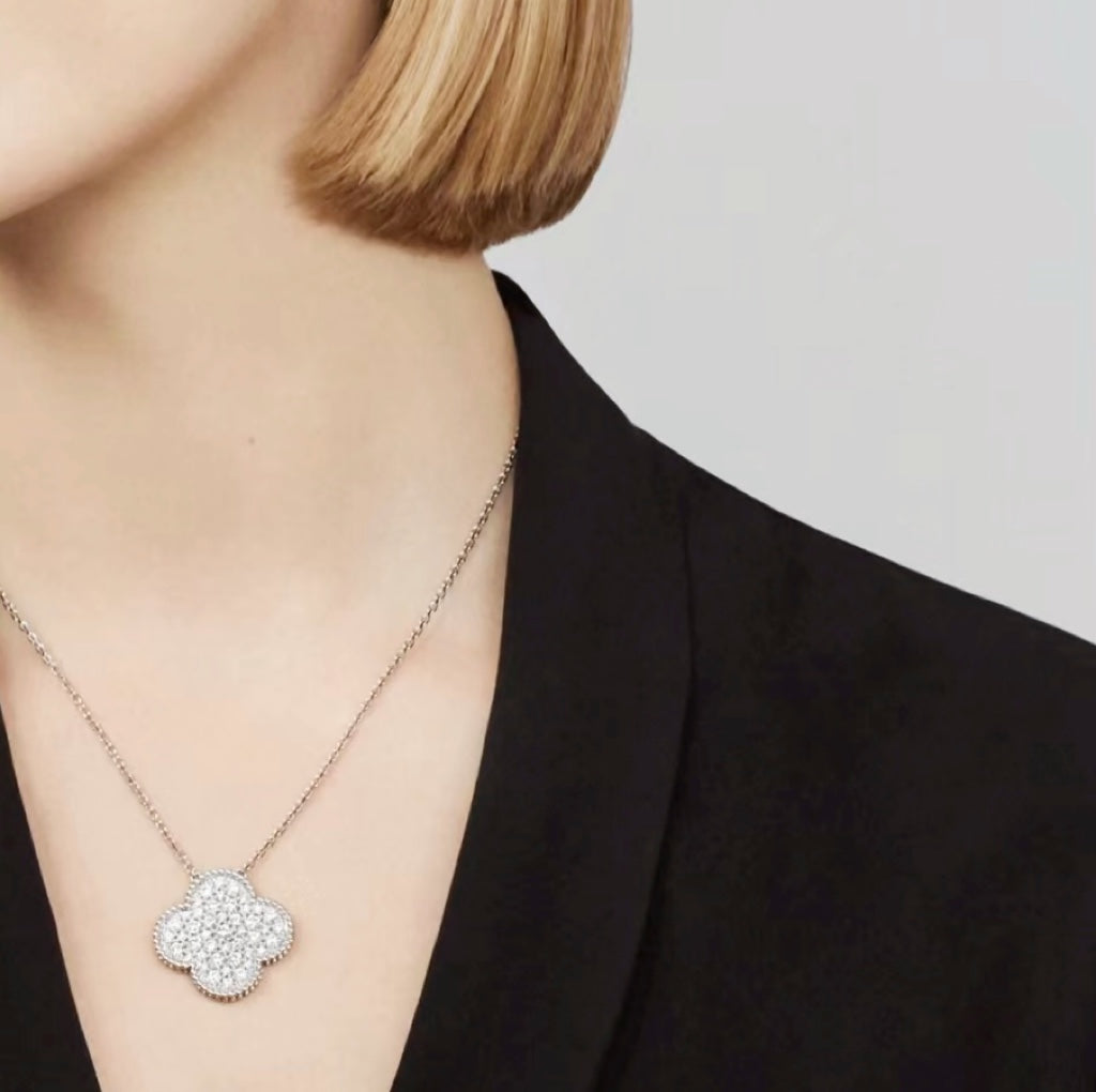 [Glow Muse]CLOVER 25MM LARGE PENDANT DIAMOND PAVED SILVER NECKLACE