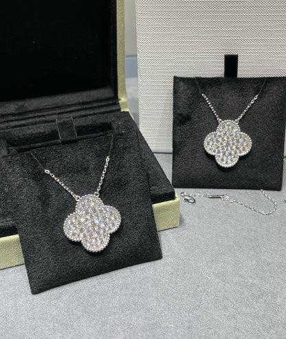 [Glow Muse]CLOVER 25MM LARGE PENDANT DIAMOND PAVED SILVER NECKLACE