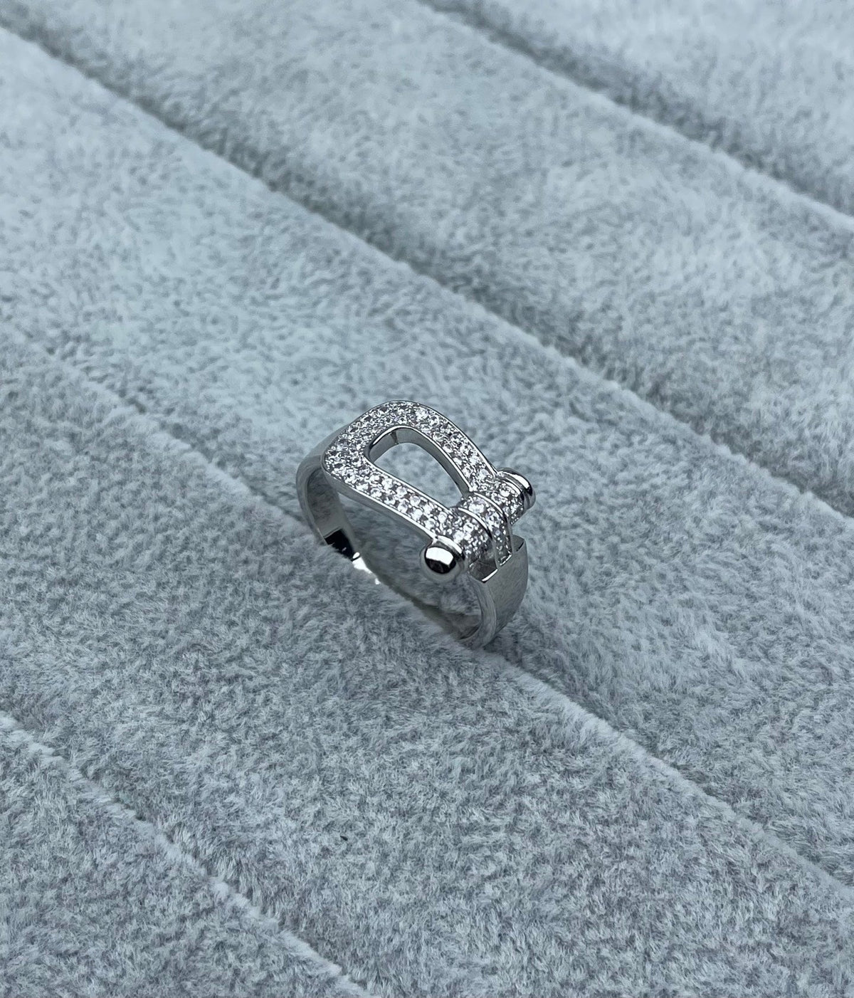 [Glow Muse]Wide Hoof-Shaped Diamond-Studded Ring
