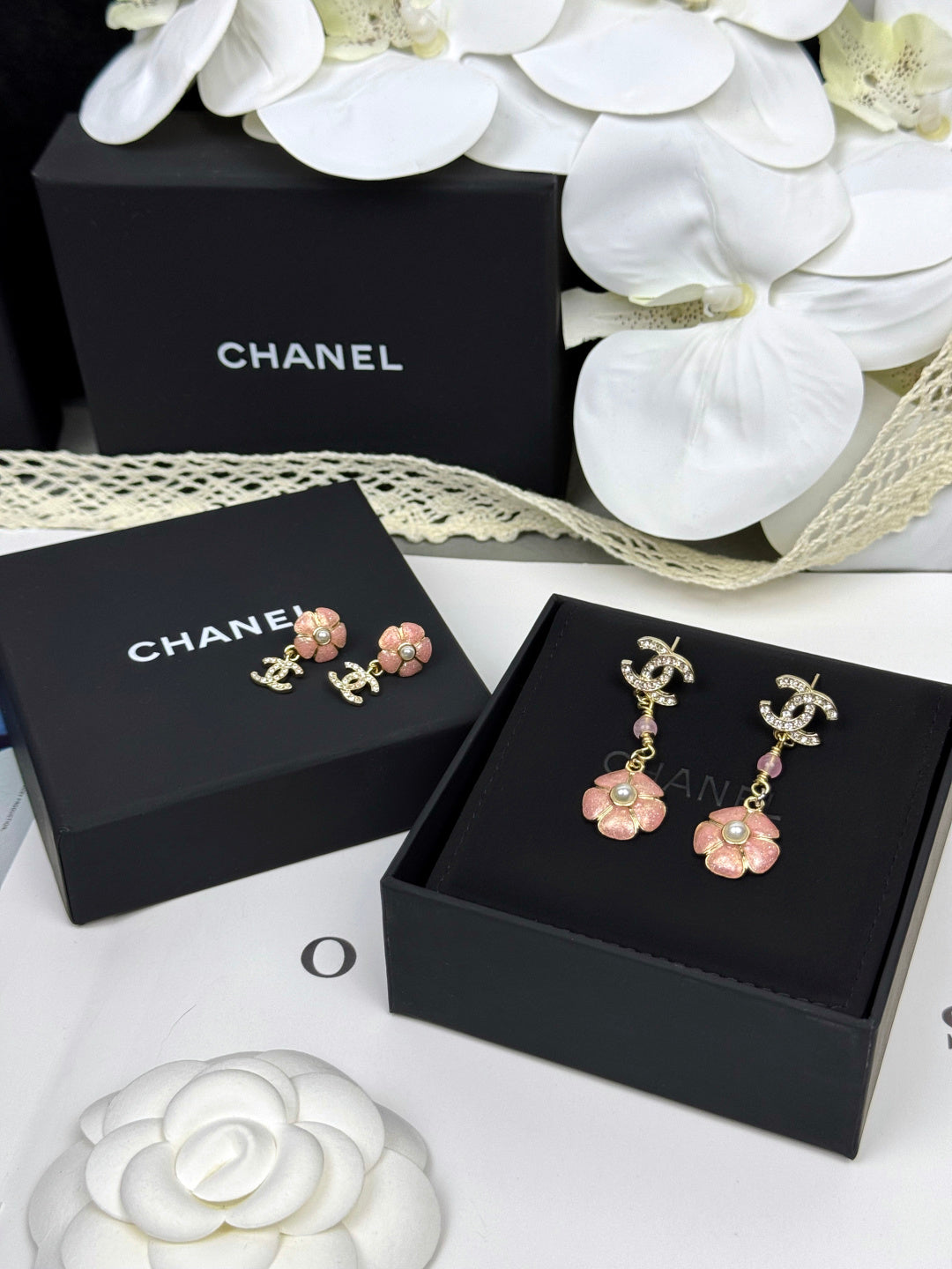 [Glow Muse]26C Pink Camellia Enamel Pendant with Double C Earrings
