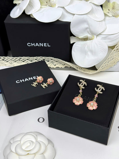 [Glow Muse]26C Pink Camellia Enamel Pendant with Double C Earrings