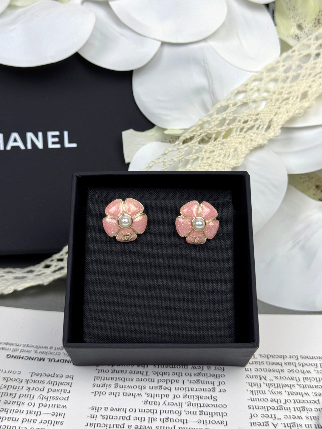 [Glow Muse]26C Pink Camellia Pearl Enamel Stud Earrings