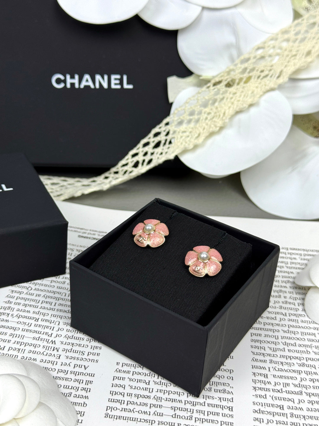 [Glow Muse]26C Pink Camellia Pearl Enamel Stud Earrings