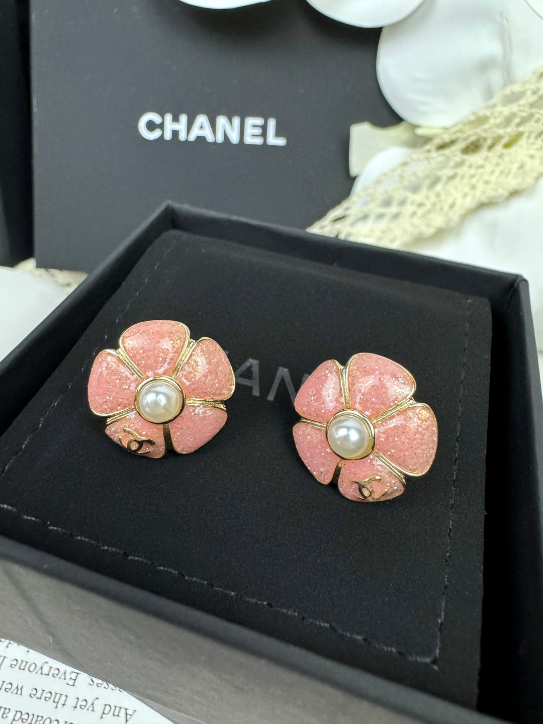 [Glow Muse]26C Pink Camellia Pearl Enamel Stud Earrings