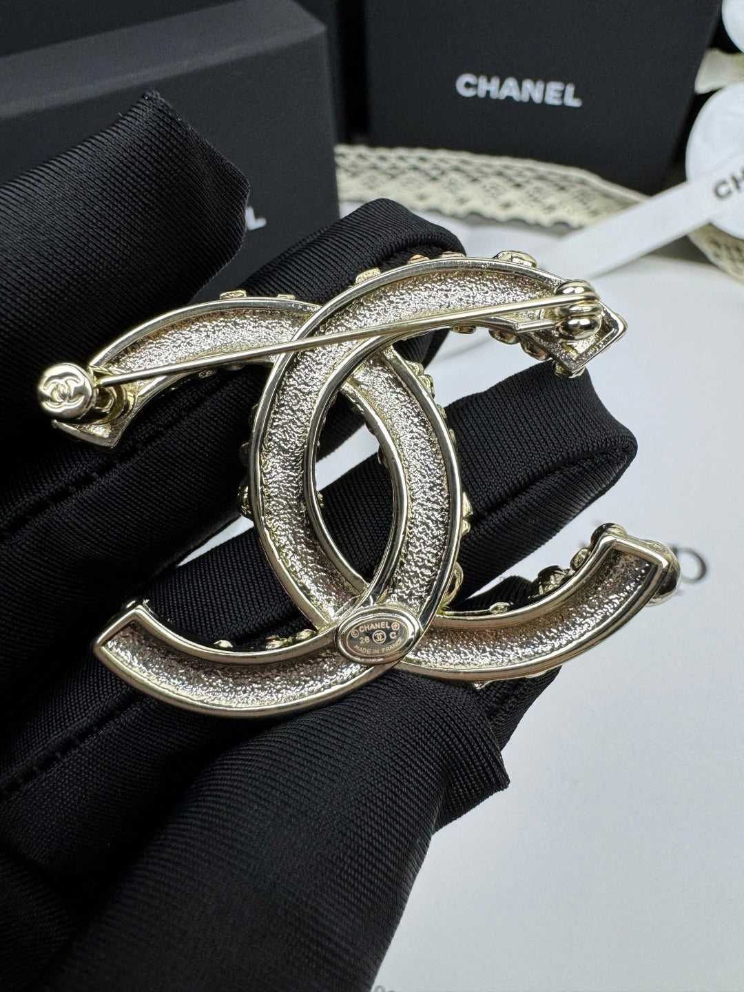 [Glow Muse]26C Pink-White Enamel Ice Cream Cone Double C Brooch
