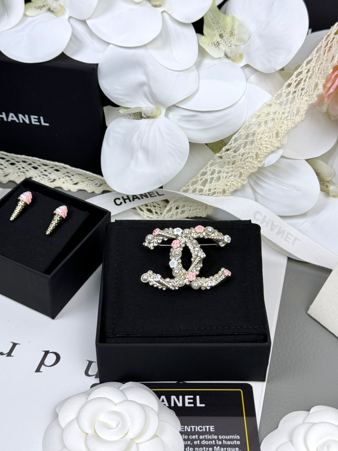 [Glow Muse]26C Pink-White Enamel Ice Cream Cone Double C Brooch