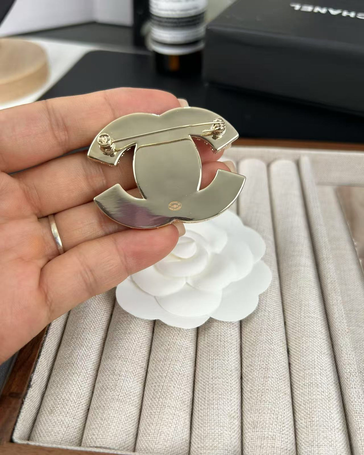 [Glow Muse]Pink Resin Classic Brooch 5cm
