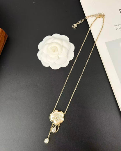 [Glow Muse]Cloud Pearl Mother-of-Pearl Diamond Chain Pendant Necklace