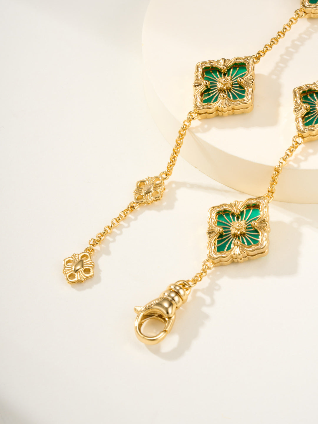 [⭐Glow Muse]B.C.L ENAMELED Five-Flower Bracelet（Various Colors)