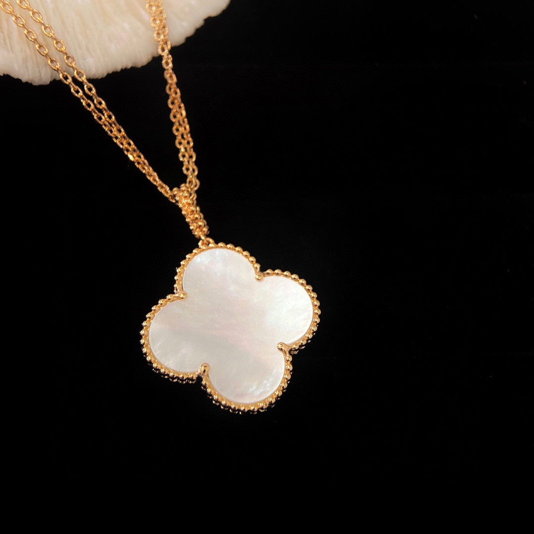 [Glow Muse]CLOVER 25MM MOP LARGE PENDANT NECKLACE
