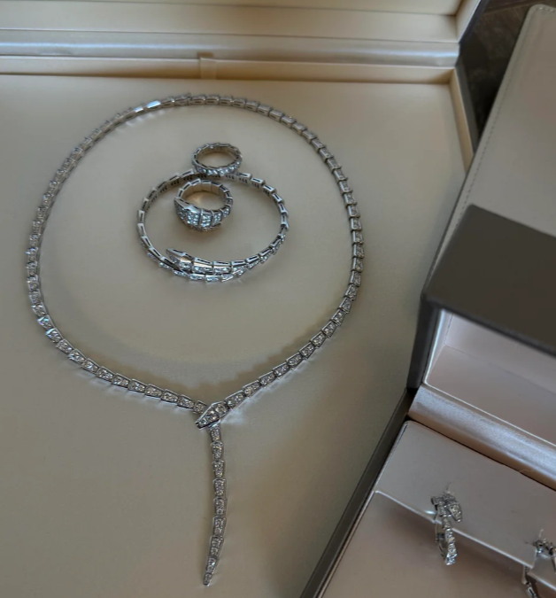 [Glow Muse]NEW！SERPENT DIAMOND NECKLACE