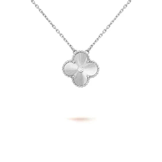 [Glow Muse]CLOVER  15MM DIAMOND LASER NECKLACE SILVER
