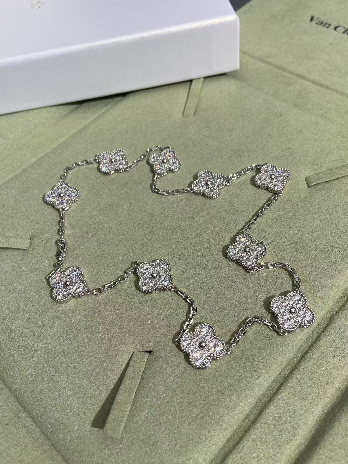 [Glow Muse Jewelry]CLOVER 10 MOTIFS  FULL DIAMOND NECKLACE