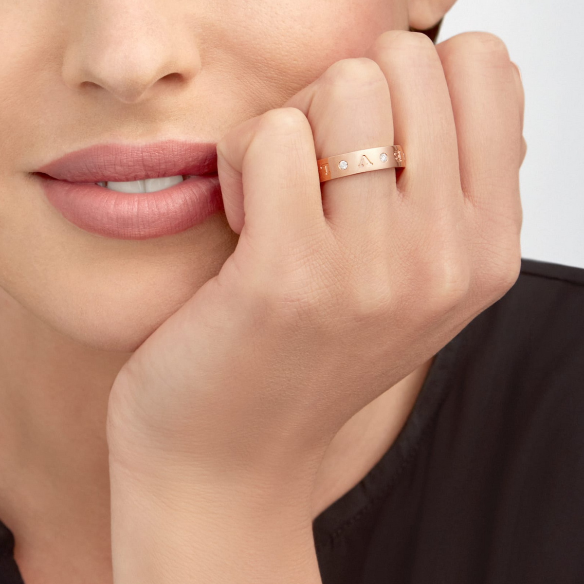 [Glow Muse]ZERO 1 ESSENTIAL PINK GOLD BAND WITH DIAMONDS RING