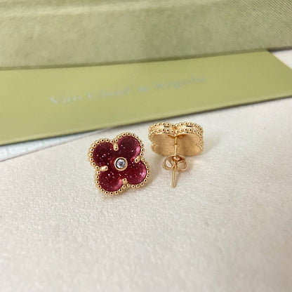 [⭐Glow Muse]2026 NEW  CLOVER 1 MOTIFPINK ENAMEL STUD EARRINGS WITH DIAMONDS