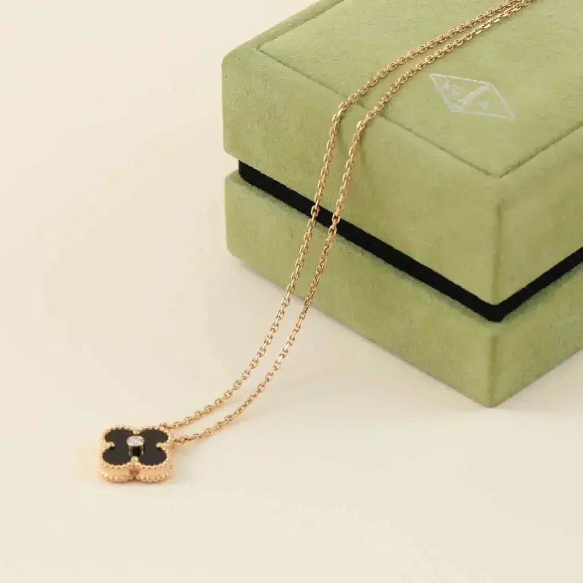 [Glow Muse]CLOVER 15MM DIAMOND ONYX NECKLACE