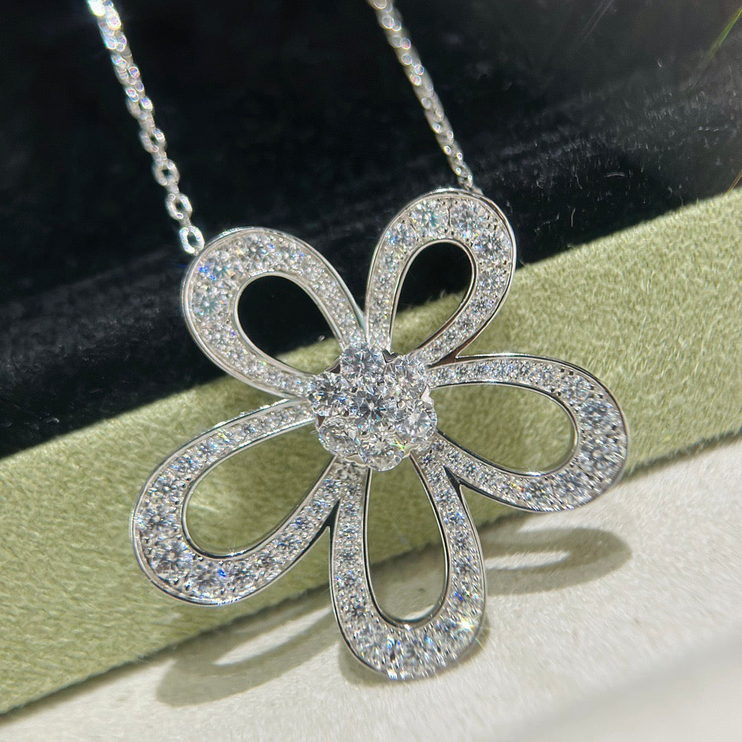 [⭐Glow Musel]FLOWERLACE NECKLACE FULL DIAMONDS