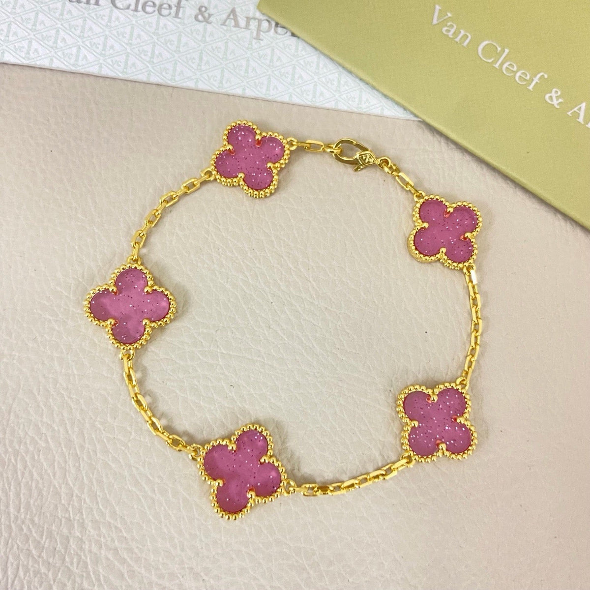 [⭐Glow Muse]NEW BUBBLE PINK ENAMEL 5-FLOWER BRACELET