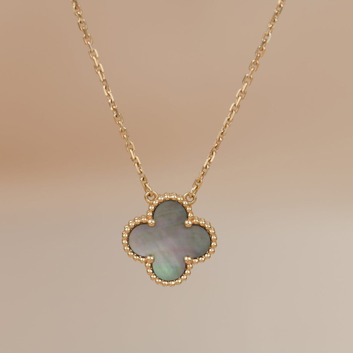[Glow Muse]CLOVER 15MM  GRAY MOTHER OF PEARL NECKLACE