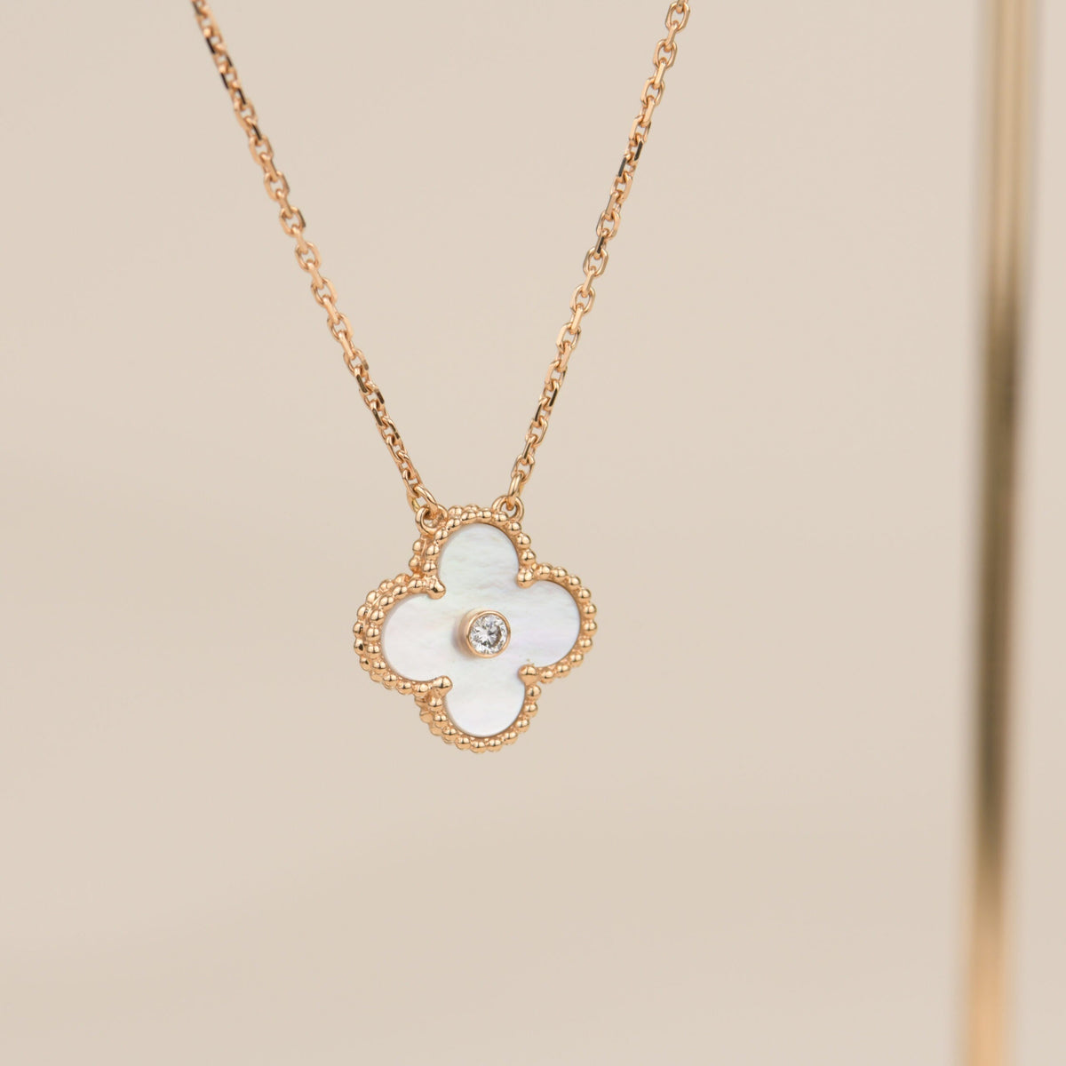[Glow Muse]CLOVER 15MM DIAMOND WHITE FRITILLARIA NECKLACE