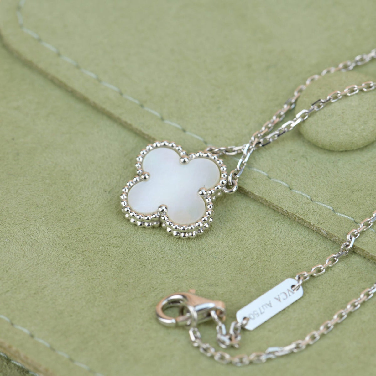 [Glow Muse]CLOVER  15MM WHITE MOTHER-OF-PEARL SILVER