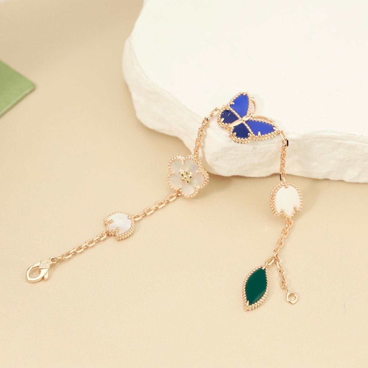 [Glow Muse]LUCKY SPRING BUTTERFLY 5 MOTIF BRACELET
