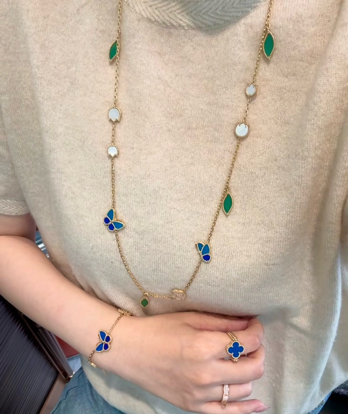 [Glow Muse]LUCKY SPRING BUTTERFLY 15 FLOWER NECKLACE
