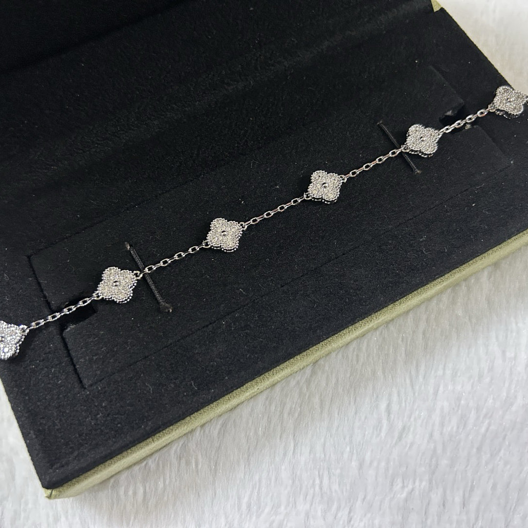 [Glow Muse]CLOVER 6 MOTIF DIAMOND BRACELET