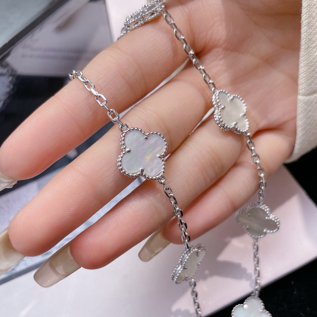 [Glow Muse]CLOVER 10 MOTIFS WHITE MOTHER OF PEARL NECKLACE