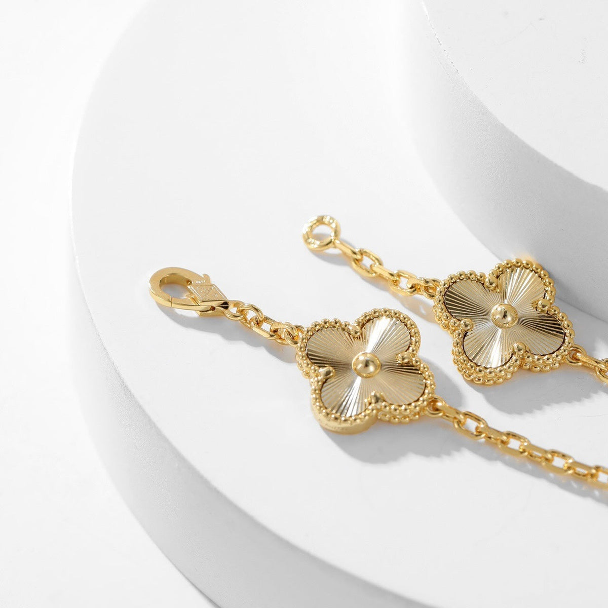 [Glow Muse]CLOVER 10 MOTIFS LASER NECKLACE