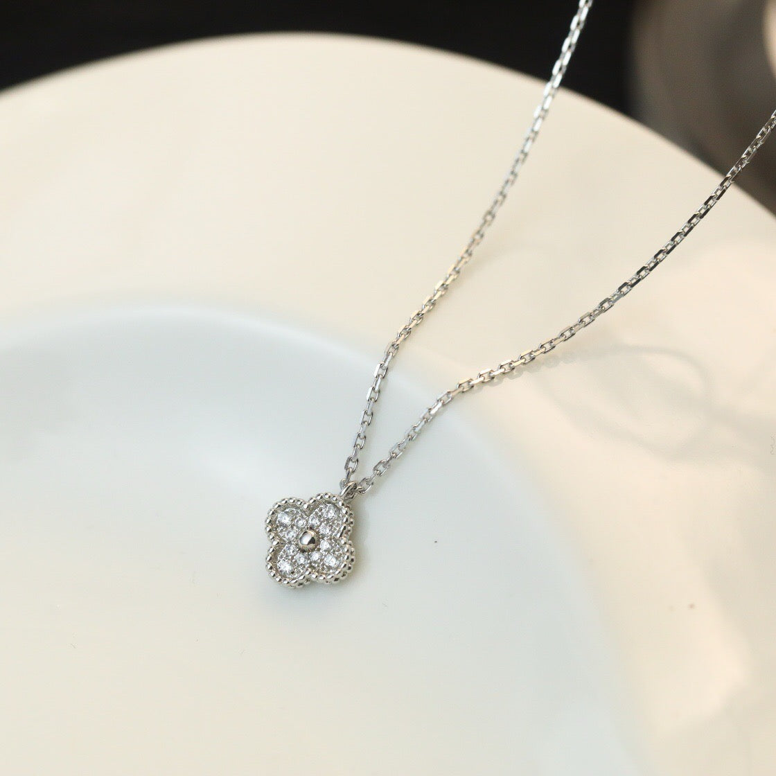 [Glow Muse]CLOVER MINI 9.5MM PENDANT DIAMOND NECKLACE