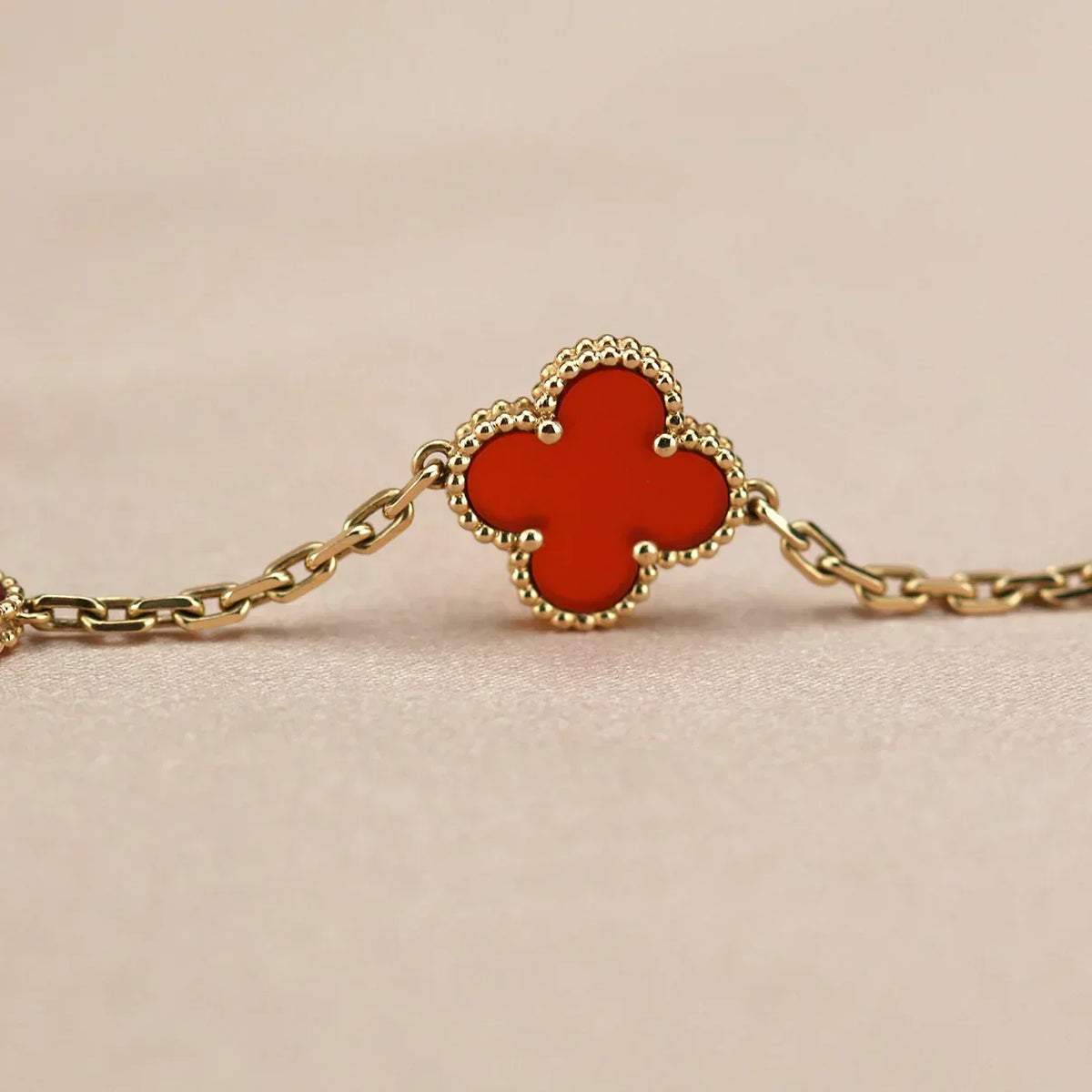 [⭐Glow Muse] CLOVER 5 MOTIF RED CORNELIAN BRACELET COLLECTION